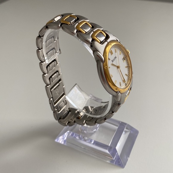 Vintage Bulova Mechanical Wind Up - Picture 5 of 8